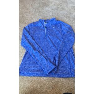 Women’s 1/4 zip Nike top
